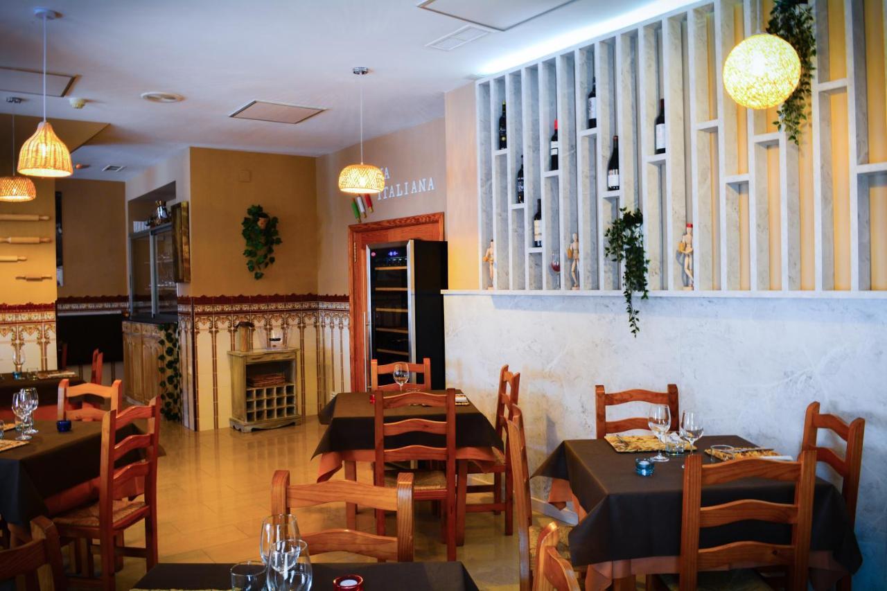 קויירה Hotel L'Escala מראה חיצוני תמונה